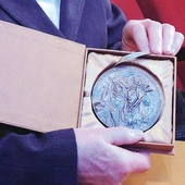  Medal Pro Consecratione Mundi znów trafi do osób zaangażowanych w życie Kościoła.