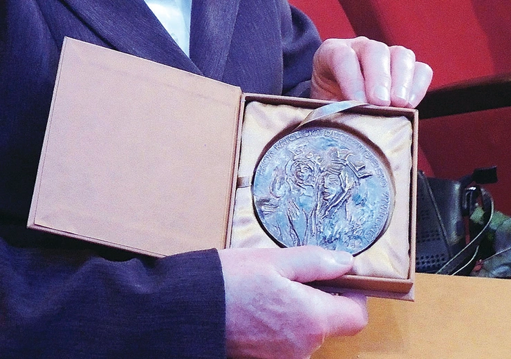  Medal Pro Consecratione Mundi znów trafi do osób zaangażowanych w życie Kościoła.