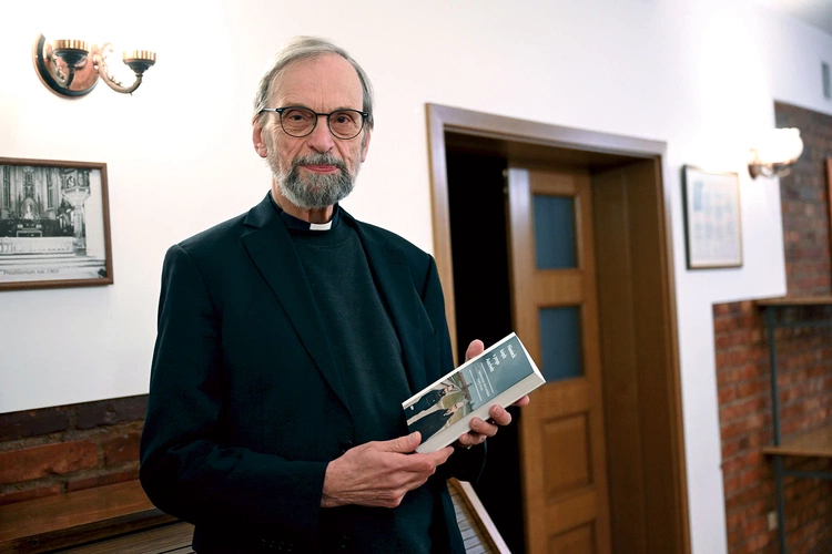 Ks. Manfred Deselaers  podczas spotkania w parafii katedralnej. 