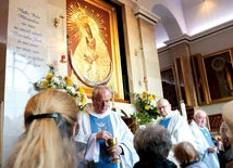 Mszę św. celebrowali ks. Zbigniew Niemirski, ks. Stanisław Piekielnik  i ks. Daniel Kobierski.