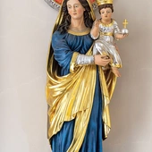 Figura Matki Bożej z kapliczki Panków, obecnie w dębickim kościele klasztornym służebniczek. 