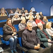 Uczestnicy ostatniej  z wieczornych dyskusji. 