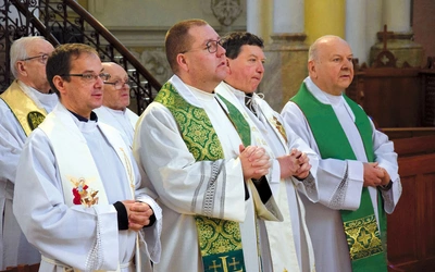 W rekolekcjach uczestniczyło około  25 duszpasterzy leśników.