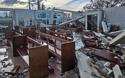 Świątynia w Savanna-La-Mar po nawałnicy. Trzeba ją zbudować od podstaw. 