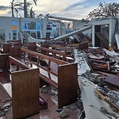 Świątynia w Savanna-La-Mar po nawałnicy. Trzeba ją zbudować od podstaw. 