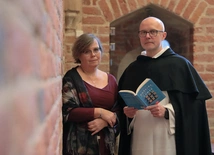 „Między samotnością a wspólnotą”. Zapraszamy na spotkanie z autorami książki „Kościół ostatnich ławek”