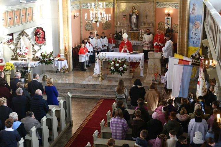 Szkoła Podstawowa im. Jana Pawła II w Trzebiczu ma już 80 lat