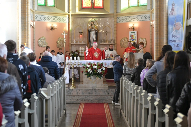 Szkoła Podstawowa im. Jana Pawła II w Trzebiczu ma już 80 lat