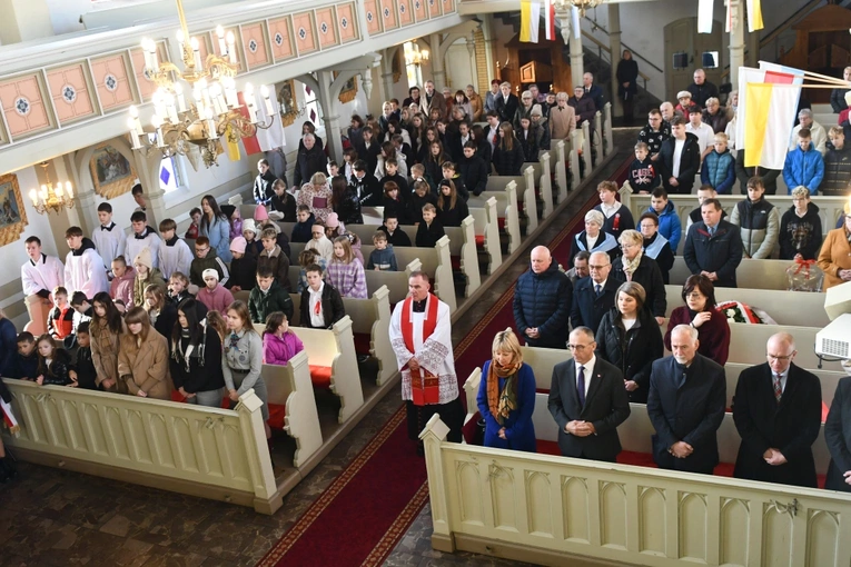 Szkoła Podstawowa im. Jana Pawła II w Trzebiczu ma już 80 lat