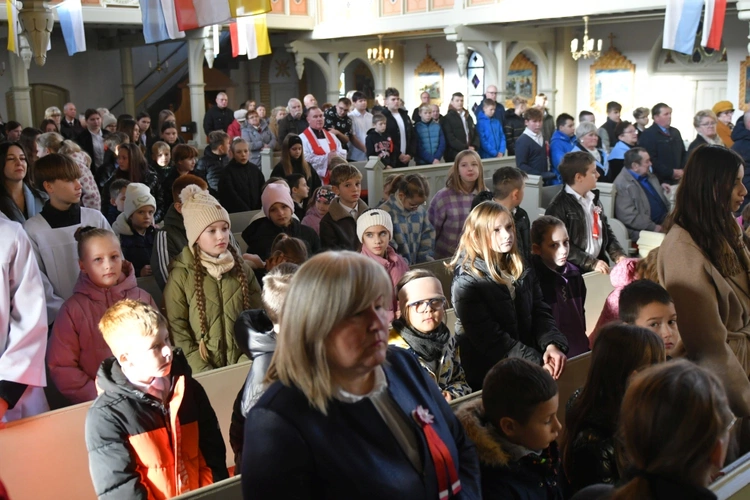 Szkoła Podstawowa im. Jana Pawła II w Trzebiczu ma już 80 lat