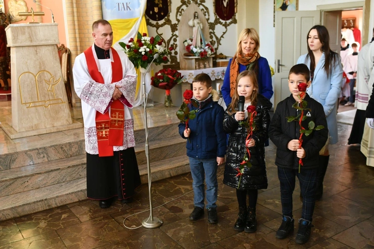 Szkoła Podstawowa im. Jana Pawła II w Trzebiczu ma już 80 lat