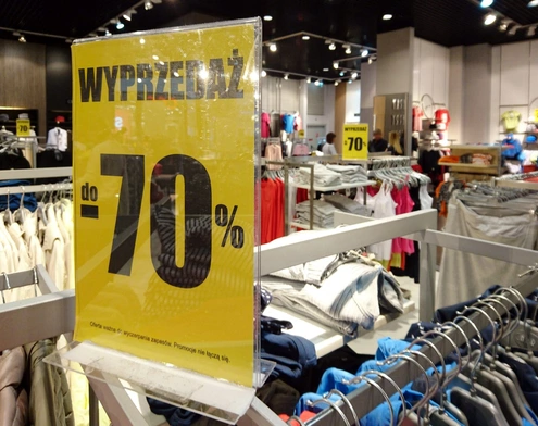 Blisko połowa klientów w Polsce obawia się cenowych manipulacji w Black Friday