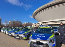Katowice. 72 nowe radiowozy dla śląskiej policji. Hybrydowa flota wyjedzie na ulice miast regionu