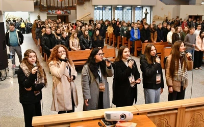 Przyjedźcie, aby zobaczyć więcej!