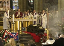 Pogrzeb kard. Duki: świadek wiary aż do końca