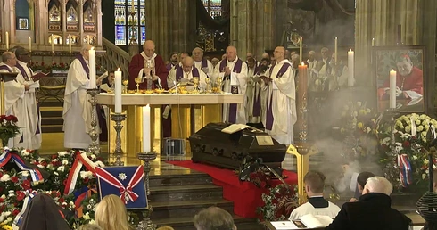 Pogrzeb kard. Duki: świadek wiary aż do końca