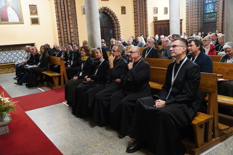 Synod archidiecezji wrocławskiej. W stronę misji