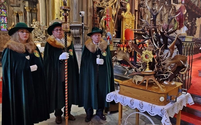 Myśliwi i leśnicy modlili się w archikatedrze, świętując jubileusz