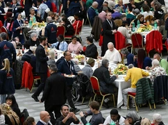 Leon XIV spotkał się na obiedzie z ubogimi