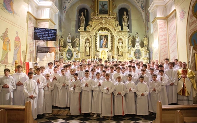 Mało który chłopak w tym dekanacie nie zostaje lektorem