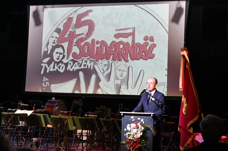 Piękne karty historii związku zawodowego 