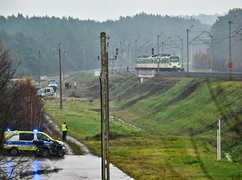 Tusk: eksplozja miała najprawdopodobniej na celu wysadzenie pociągu