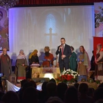 Śpiewanie i koronacja w Ołpinach