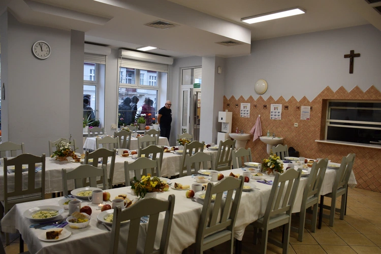 Nowy food truck Caritas