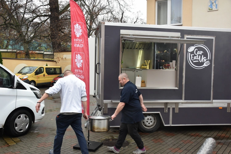 Nowy food truck Caritas