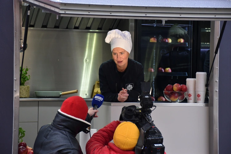 Nowy food truck Caritas