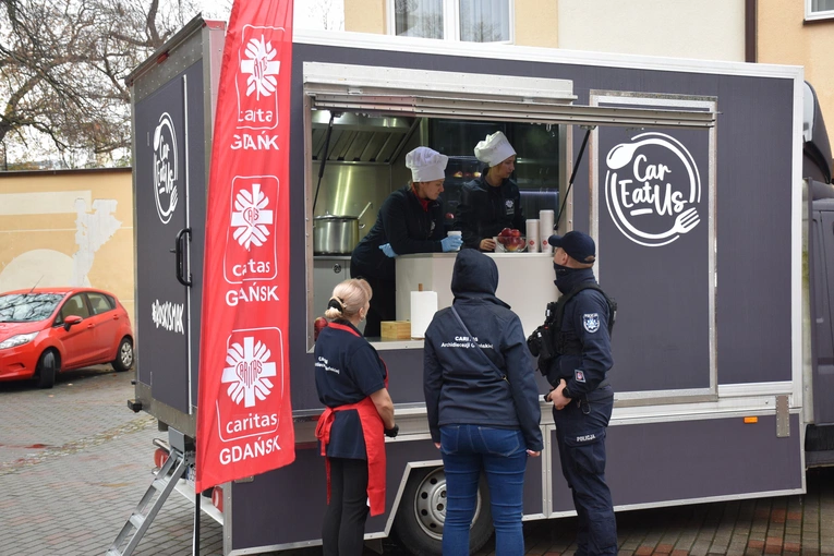 Nowy food truck Caritas