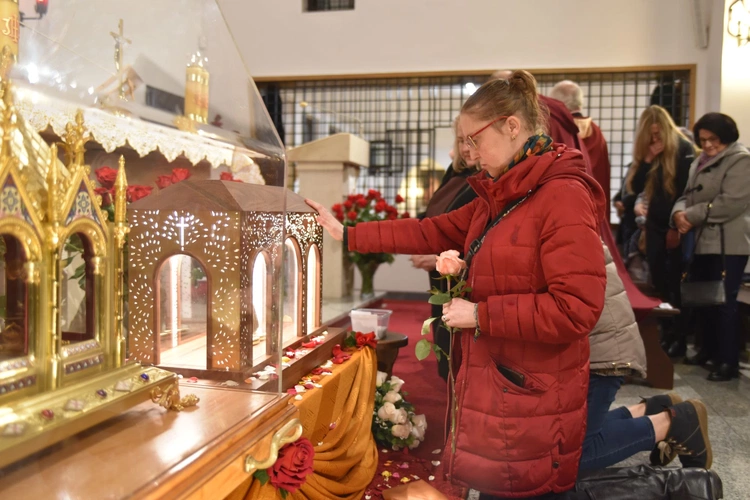 Relikwie św. Teresy od Dzieciątka Jezus i jej rodziców w Tarnowie