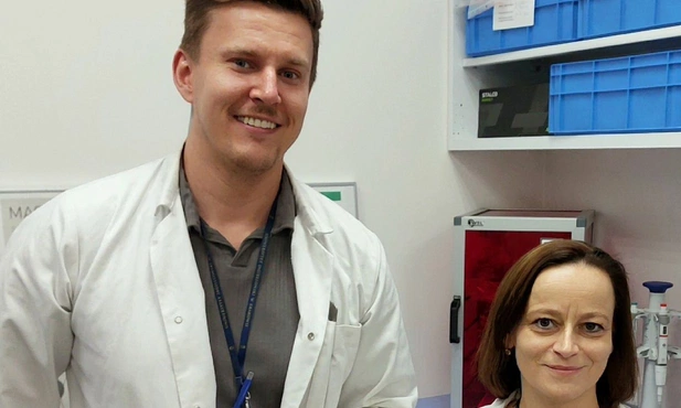 Prof. Monika Kasina i mgr Adam Wierzbicki z Instytutu Nauk Geologicznych UJ