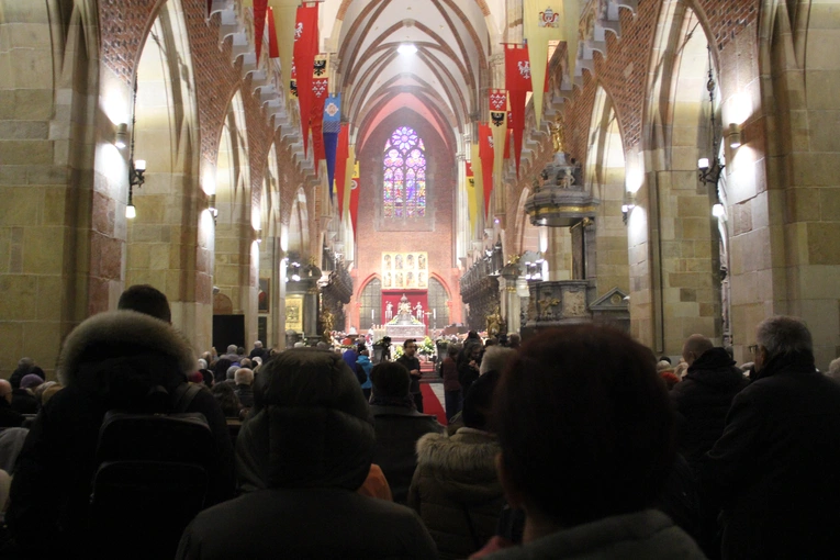 60. rocznica orędzia biskupów polskich do niemieckich. Uroczystości pod pomnikiem kard. Kominka