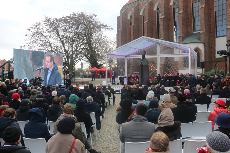 60. rocznica orędzia biskupów polskich do niemieckich. Uroczystości pod pomnikiem kard. Kominka