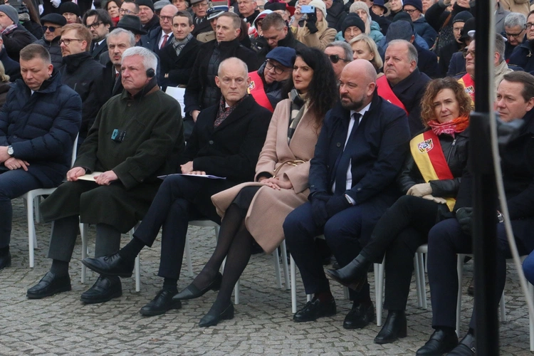 60. rocznica orędzia biskupów polskich do niemieckich. Uroczystości pod pomnikiem kard. Kominka