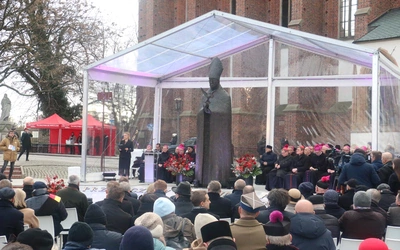 60. rocznica orędzia biskupów polskich do niemieckich. Uroczystości pod pomnikiem kard. Kominka