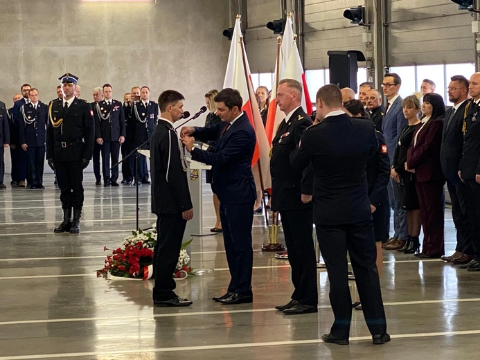 Katowice. Strażacy uhonorowani podczas wojewódzkich obchodów Narodowego Święta Niepodległości