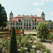 Zwiedzanie z duchami w Kozłówce