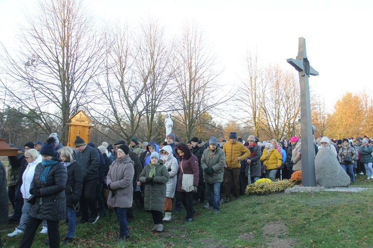 Wał-Ruda. Droga Krzyżowa z bł. Karoliną w 111. rocznicę jej męczeńskiej śmierci
