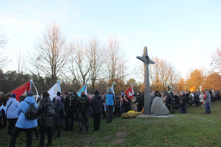 Wał-Ruda. Droga Krzyżowa z bł. Karoliną w 111. rocznicę jej męczeńskiej śmierci