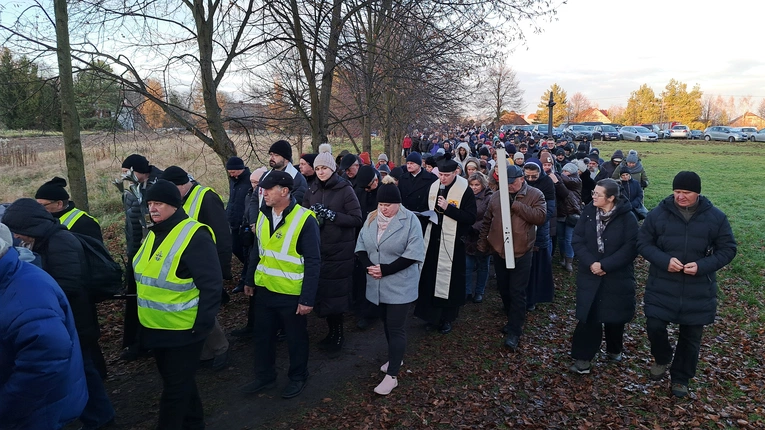 Wał-Ruda. Droga Krzyżowa z bł. Karoliną w 111. rocznicę jej męczeńskiej śmierci