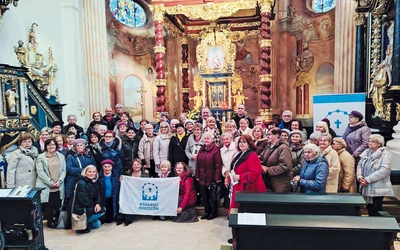 Ok. 100 osób celebrowało 10-lecie modlitewnego dzieła. 