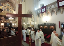 Nie zabrakło przejścia przez święte wrota oraz Eucharystii.