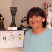 Ewa Horanin – mężatka, matka i babcia; nauczycielka, doradczyni rodzinna, laureatka Nagrody kard. nom. I. Jeża w 2013 roku.