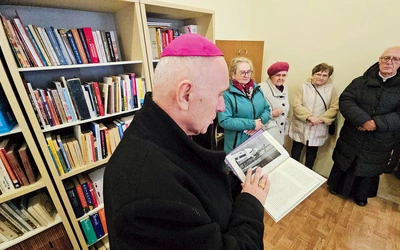 Uroczyste poświęcenie przez bp. Andrzeja Iwaneckiego.
