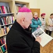 Uroczyste poświęcenie przez bp. Andrzeja Iwaneckiego.