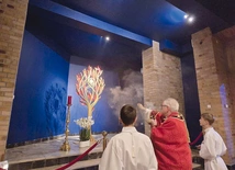 Kaplica  jest otwarta  dla każdego, o każdej porze dnia i nocy. 