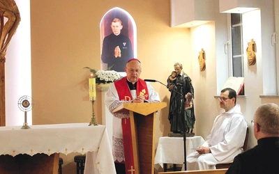 Biskup gliwicki przypomniał postać kapłana, który został obrany na patrona ośrodka w Zabrzu-Biskupicach. 
