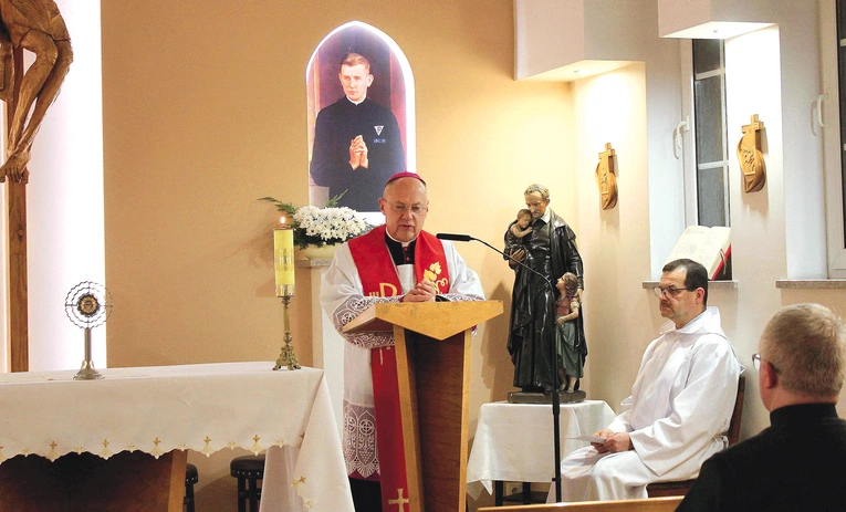 Biskup gliwicki przypomniał postać kapłana, który został obrany na patrona ośrodka w Zabrzu-Biskupicach. 